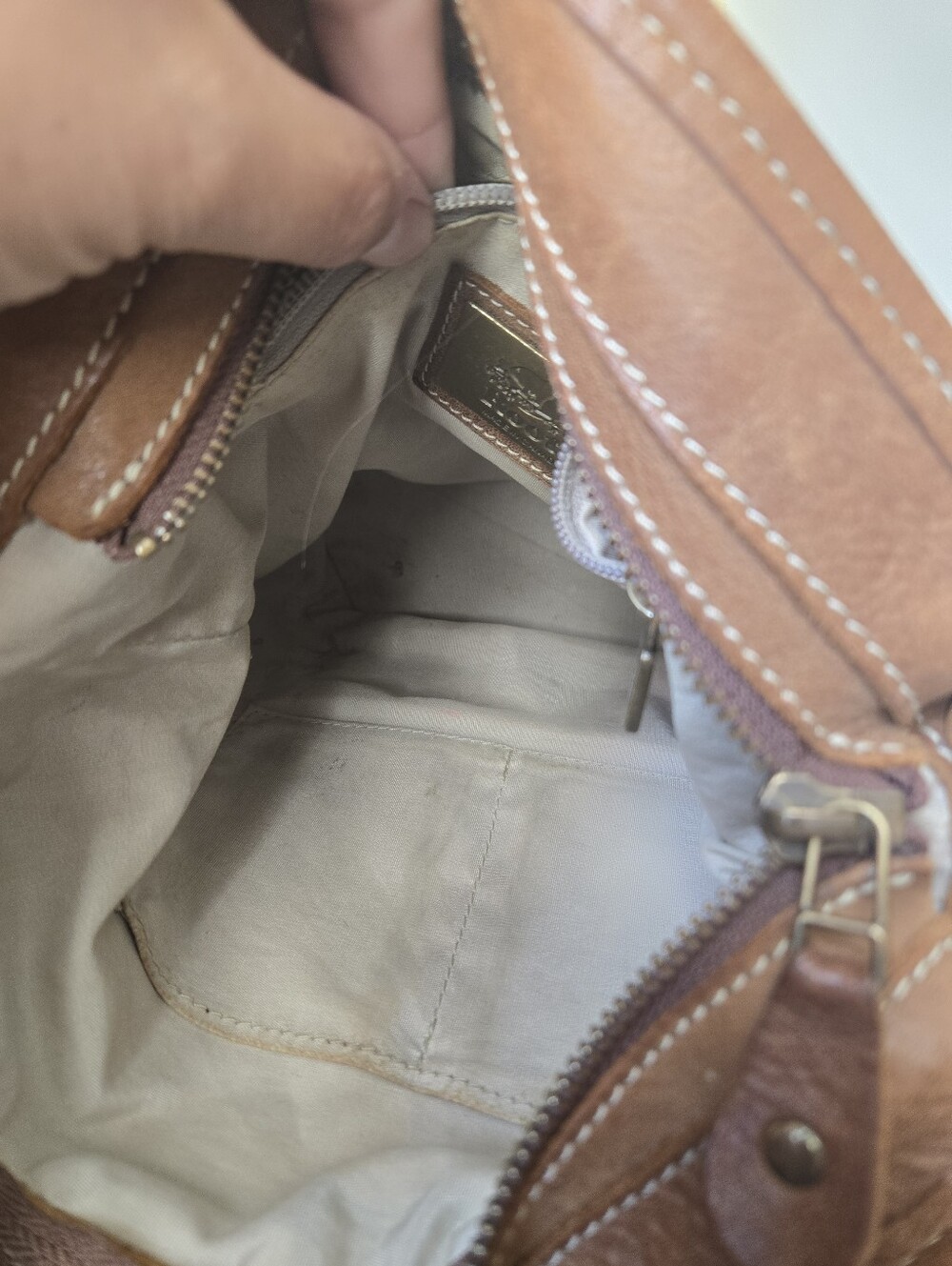 Vintage Roots Leather Bag - Picture 11 of 14